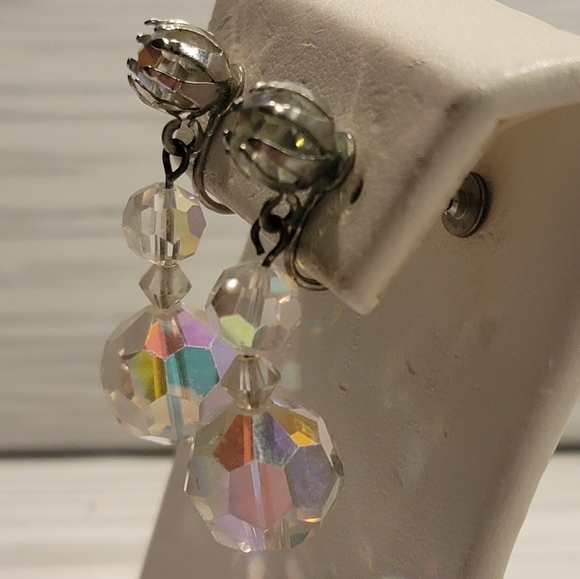 W17 Vintage Silver-tone & Clear Beaded Drop Screw-back Earrings - Picture 3 of 4